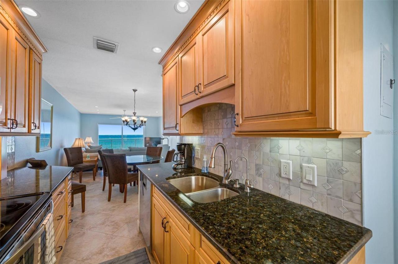 Oceanfront View Of Madeira Beach, Steps To The Beach - Madeira Norte Condo セント・ピート・ビーチ エクステリア 写真