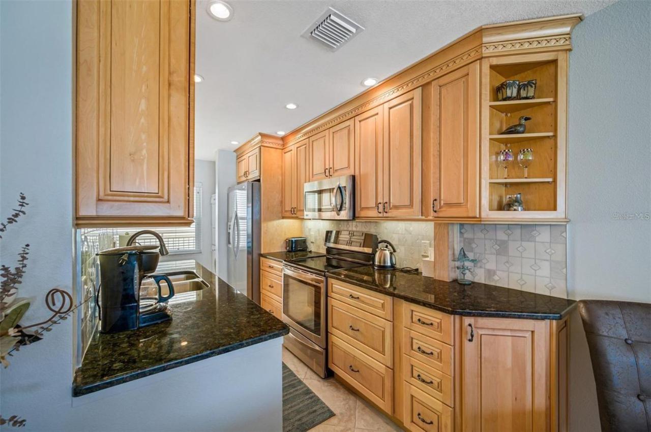 Oceanfront View Of Madeira Beach, Steps To The Beach - Madeira Norte Condo セント・ピート・ビーチ エクステリア 写真